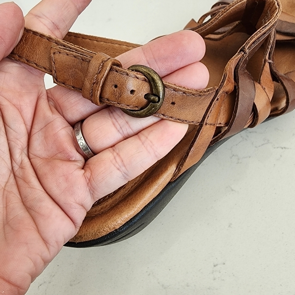 Clarks Artisan Two-Tone Brown Tan Leather Strappy Heel Sandal Size 9.5 MCS5955K - Picture 7 of 13